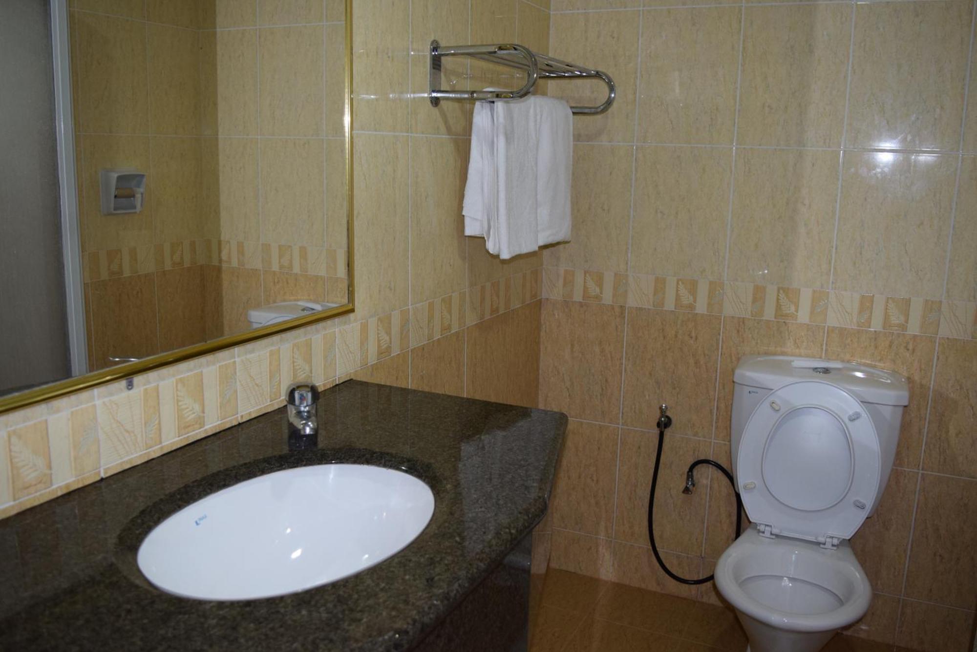 Hotel Sri Garden Sdn. Bhd. Kangar Exterior foto