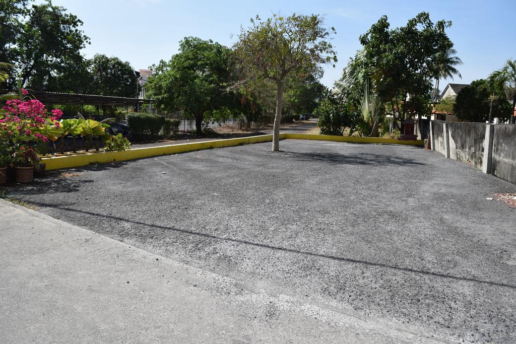 Hotel Sri Garden Sdn. Bhd. Kangar Exterior foto