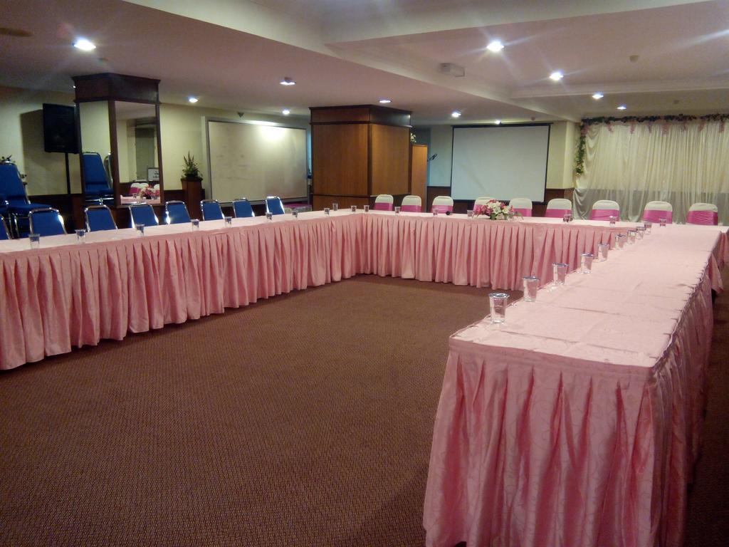 Hotel Sri Garden Sdn. Bhd. Kangar Exterior foto